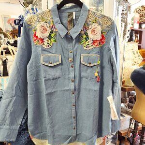 ARATTA BLUE CHAMBRAY COTTON COWGIRL TOP WITH FLORAL YELLOW TRIM